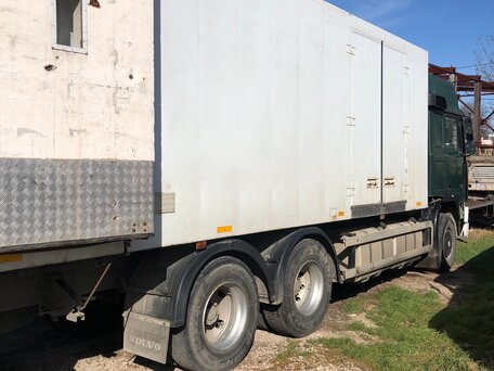 1989 Volvo F-Series, зелёный, 2000000 рублей, вид 2