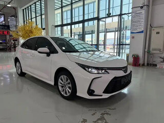 2023 Toyota Corolla Sporty XII (E210) Рестайлинг, белый, 1646550 рублей, вид 3