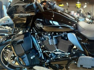 2025 Harley-Davidson Street Glide Ultra, чёрный, 4150000 рублей, вид 4