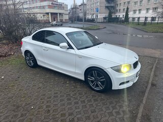 2012 BMW 1 серии 120i I (E82/E88) Рестайлинг 2, белый, 1250000 рублей, вид 3
