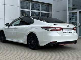 2021 Toyota Camry VIII (XV70) Рестайлинг, белый, 2900000 рублей, вид 5