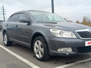 2012 Skoda Octavia II (A5) Рестайлинг, серый, 700000 рублей, вид 3