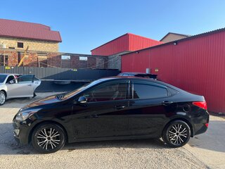 2014 Hyundai Solaris I Рестайлинг, чёрный, 855000 рублей, вид 4