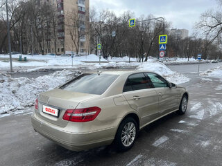 2011 Mercedes-Benz E-Класс 200 7G-Tronic IV (W212, S212, C207), золотистый, 1300000 рублей, вид 3