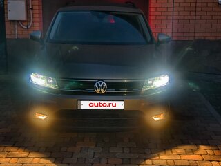 2020 Volkswagen Tiguan II, бежевый, 2500000 рублей, вид 3
