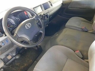 2008 Toyota HiAce H200, серебристый, 1500000 рублей, вид 3