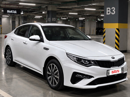 2019 Kia Optima IV Рестайлинг, белый, 1949000 рублей, вид 3