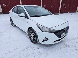 2019 Hyundai Solaris II, белый, 888000 рублей, вид 5