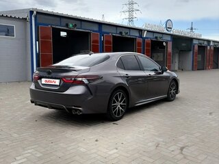 2020 Toyota Camry US Market VIII (XV70), серый, 2650000 рублей, вид 3