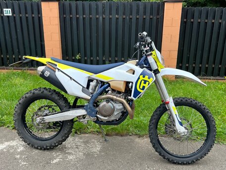 2022 Husqvarna FE 450, белый, 890000 рублей, вид 1