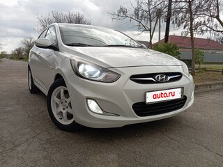 2014 Hyundai Solaris I Рестайлинг, белый, 850000 рублей, вид 1