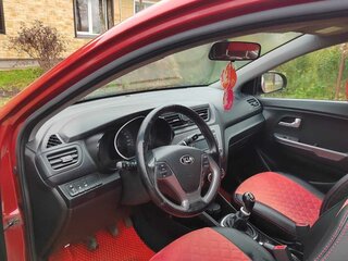 2017 Kia Rio III Рестайлинг, красный, 990000 рублей, вид 4