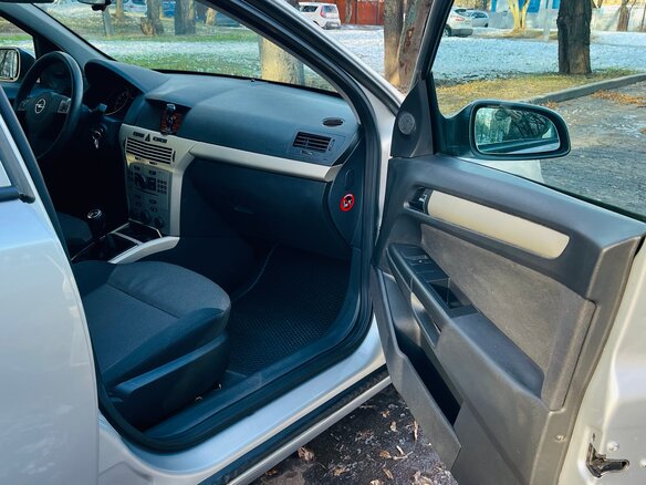 2009 Opel Astra H Рестайлинг, серебристый, 579000 рублей - вид 11