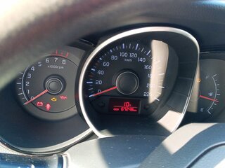 2013 Kia Rio III, белый, 980000 рублей, вид 4
