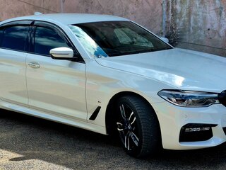 2017 BMW 5 серии 530i VII (G30/G31/G38), белый, 3029000 рублей, вид 2