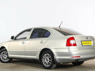2013 Skoda Octavia II (A5) Рестайлинг, серебристый, 849000 рублей, вид 4