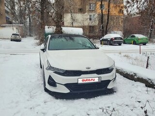 2021 Kia K5 III, белый, 3000000 рублей, вид 1