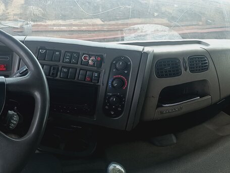 2012 Renault Kerax, белый, 3550000 рублей, вид 2