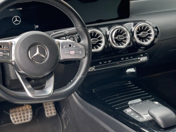 2021 Mercedes-Benz CLA 200 II (C118, X118), синий, 3550000 рублей - вид 10