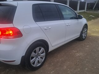 2011 Volkswagen Golf VI, белый, 900000 рублей, вид 2
