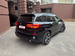 2019 BMW X5 45e IV (G05/G18), чёрный, 8000000 рублей, вид 5