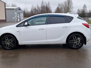 2011 Opel Astra J, белый, 450000 рублей, вид 2