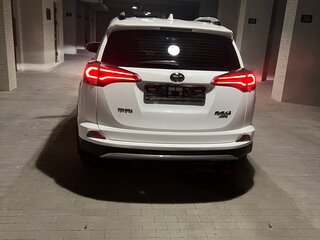 2017 Toyota RAV4 IV (XA40) Рестайлинг, белый, 2800000 рублей, вид 3