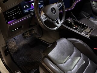 2019 Volkswagen Touareg III, белый, 6100000 рублей, вид 4