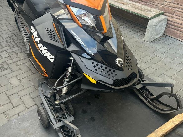 2012 BRP Ski-Doo Summit 600, чёрный, 1000000 рублей - вид 8