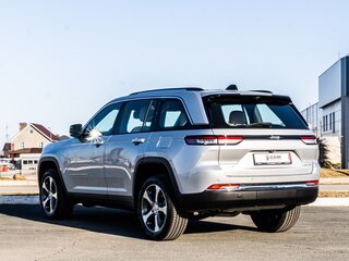2023 Jeep Grand Cherokee V (WL), серебристый, 7300000 рублей, вид 4