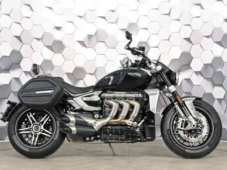 2022 Triumph Rocket III, чёрный, 1899000 рублей, вид 3