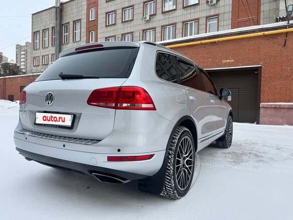 2011 Volkswagen Touareg II, серебристый, 2000000 рублей - вид 7