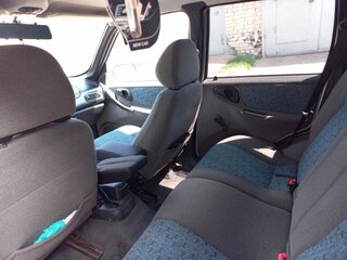 2004 Chevrolet Niva I, серебристый, 350000 рублей, вид 3