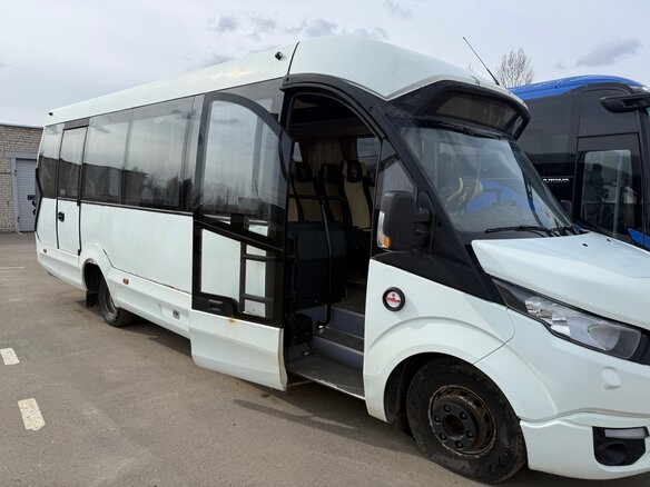 2020 Foxbus 62412, белый, 4500000 рублей - вид 2