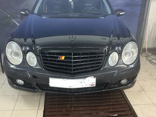 2002 Mercedes-Benz E-Класс 240 III (W211, S211), чёрный, 700000 рублей, вид 2