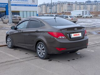2015 Hyundai Solaris I Рестайлинг, коричневый, 990000 рублей, вид 3