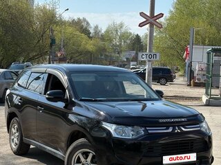 2013 Mitsubishi Outlander III, чёрный, 1240000 рублей, вид 3