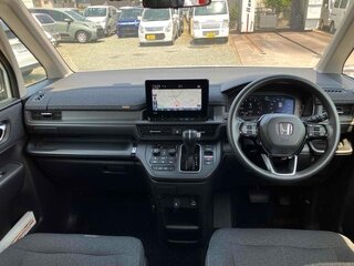 2023 Honda Stepwgn Spada VI, белый, 2070000 рублей, вид 4