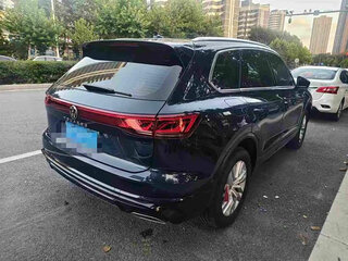 2025 Volkswagen Touareg III Рестайлинг, синий, 7641396 рублей, вид 2