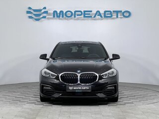 2020 BMW 1 серии 116d III (F40), белый, 1990000 рублей, вид 2