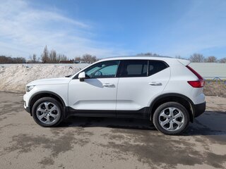 2020 Volvo XC40 I, белый, 2400000 рублей, вид 5
