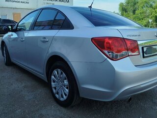 2014 Chevrolet Cruze I Рестайлинг, серебристый, 870000 рублей, вид 4