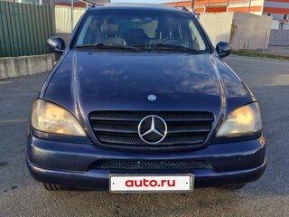 1998 Mercedes-Benz M-Класс 320 I (W163), зелёный, 700000 рублей, вид 2