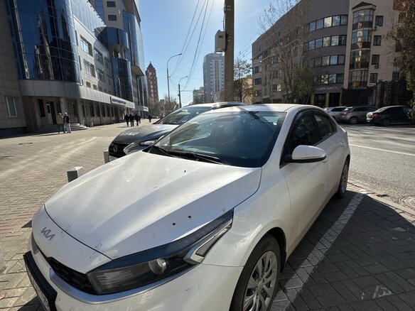 2022 Kia Cerato IV Рестайлинг, белый, 2490000 рублей - вид 2
