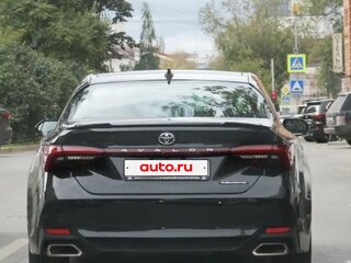 2022 Toyota Avalon V, чёрный, 4550000 рублей, вид 3