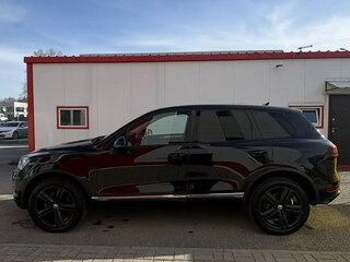 2011 Volkswagen Touareg II, чёрный, 1720000 рублей, вид 3