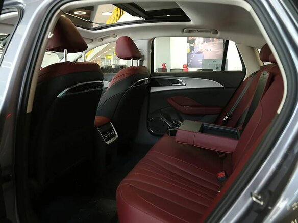 2025 Hongqi H5 II, чёрный, 5215115 рублей - вид 5
