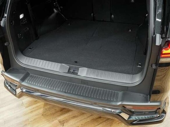 2025 Lexus LX 600 IV, чёрный, 18775550 рублей - вид 32