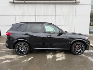 2021 BMW X5 M Competition III (F95), чёрный, 9800000 рублей, вид 4