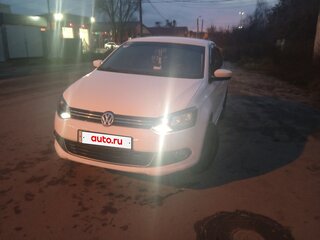 2013 Volkswagen Polo V, белый, 690000 рублей, вид 2